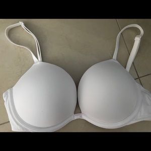 PINK Wear Everywhere Super Push-up Bra